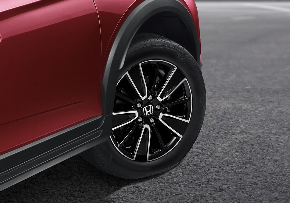 master_detail_0006s_0009_17iinchtwotonealloywheel_ssuv_hpm_min__1666707962228